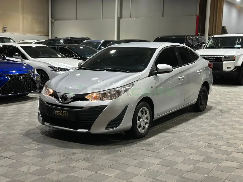  Toyota Yaris 
